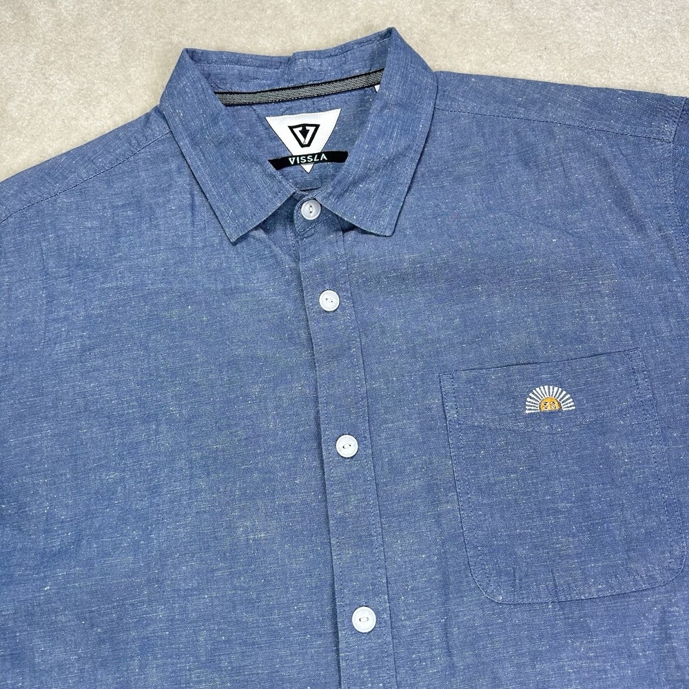 Vissla Shirt Mens Large Short Sleeve Button Up Organic Cotton Pocket Chambray